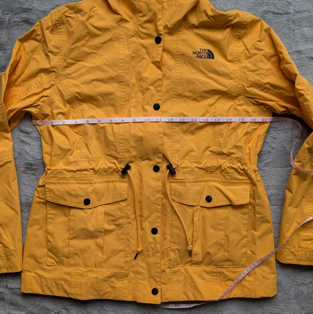 The North Face Zoomie Rain Jacket - Picture 6 of 7